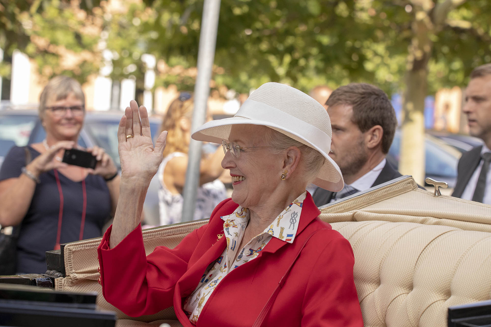 Dronning Margrethe | Maritimt klædt dronning i Svendborg