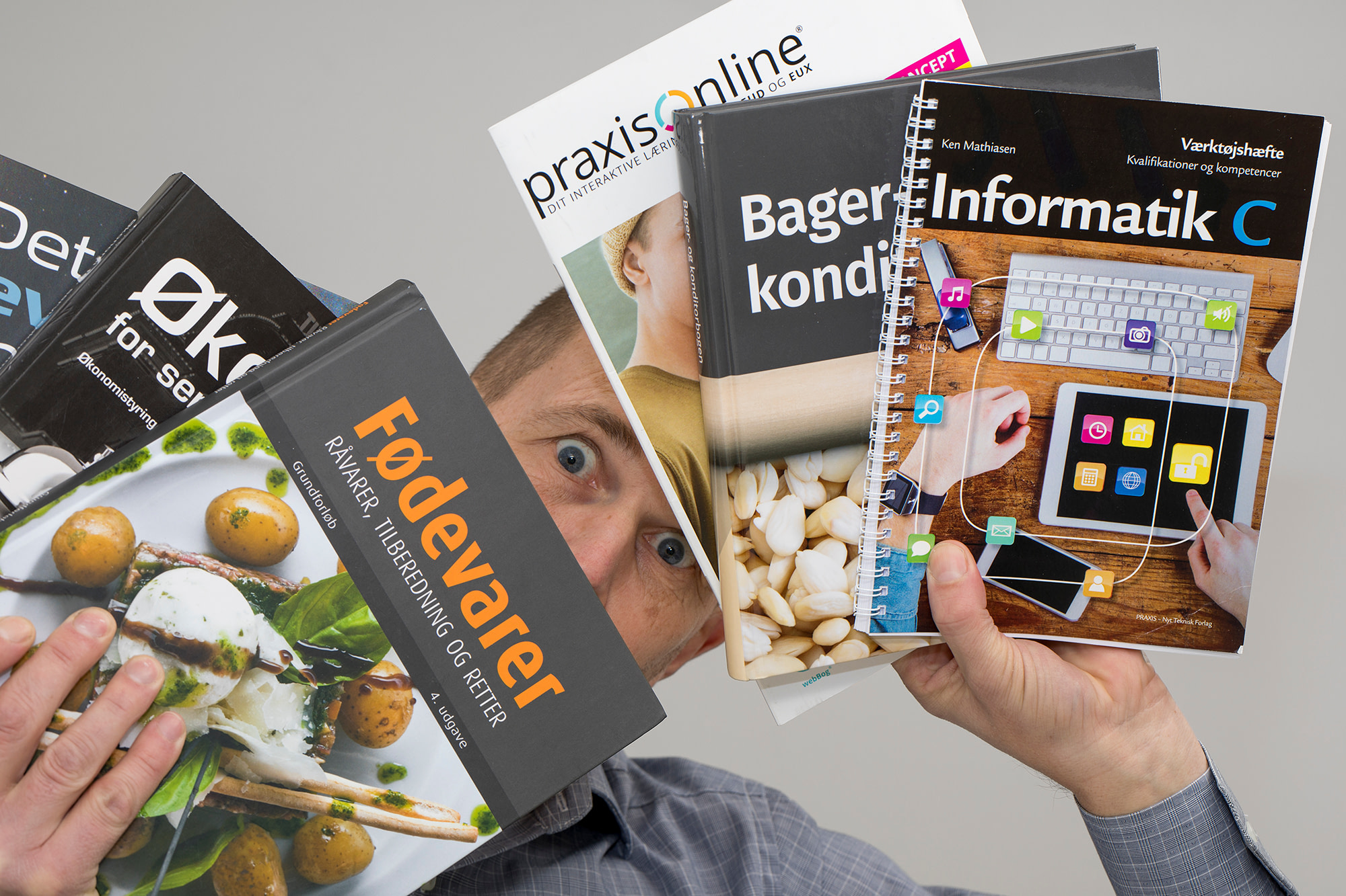 Skal du producere en publikation, en brochure, et katalog, eller en bog? Eller er du nysgerrig på hvordan man gør? Så læs herunder og bliv klogere på det.